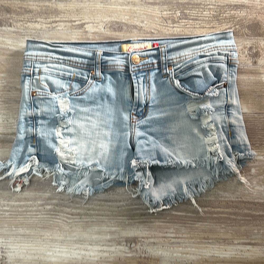 Eunina  shorts size small
